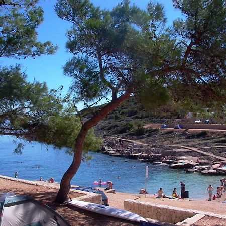 Camping Village Poljana Mali Losinj Ngoại thất bức ảnh